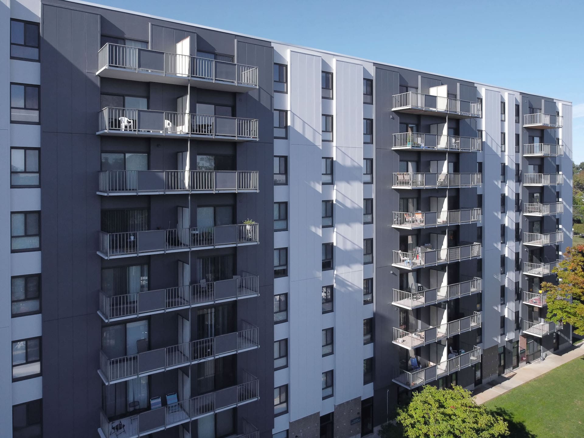 Regency Towers | Willow Grove Apartments | Luxury Apartments