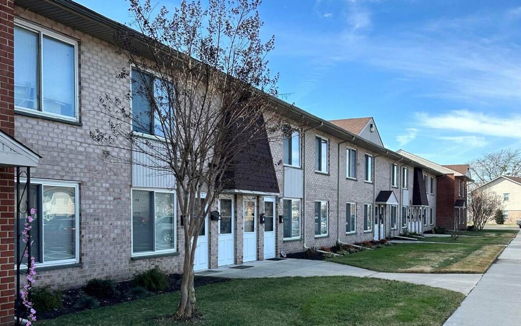 Lakeside Apartments exterior